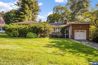 93 Nottingham Rd, Ramsey, NJ 07446