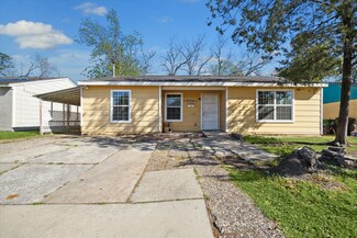 3906 Simsbrook Dr, Houston, TX 77045
