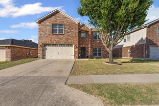 10036 Blue Bell Dr, Fort Worth, TX 76108