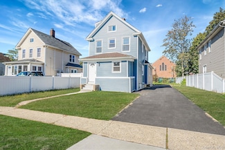 23 Maple Ave, Hempstead, NY 11550