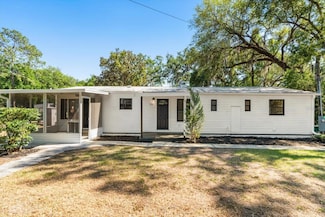 112 W Mcclendon St, Lady Lake, FL 32159