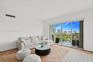 9341 E Bay Harbor Dr Unit PHB, Bay Harbor Islands, FL 33154