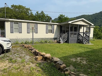 310 Pickle Hollow Rd, Saltville, VA 24370