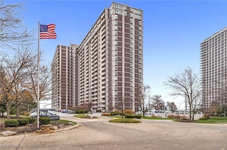 12900 Lake Ave Unit 216, Lakewood, OH 44107