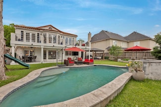 4903 Fern St, Bellaire, TX 77401