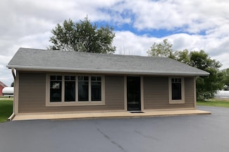 306 E Main St, Lena, IL 61048