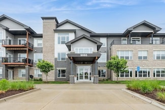 9065 Bishop Dr Unit 315, West Des Moines, IA 50266