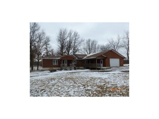 4392 NW Dillon Dr, Hamilton, MO 64644