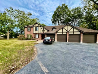 8246 Holly Ct Unit D, Palos Hills, IL 60465