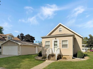 417 4th St, Gladbrook, IA 50635