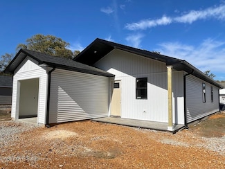 22 Warren St, Paris, TN 38242