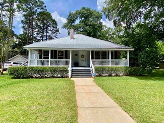 99 Lazenby St, Monroeville, AL 36460