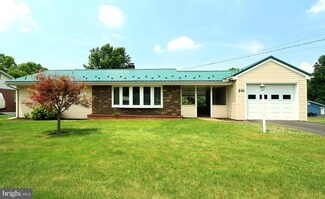 241 W College Ave, Pleasant Gap, PA 16823