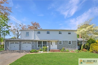 1 Thomas Rd, East Brunswick, NJ 08816