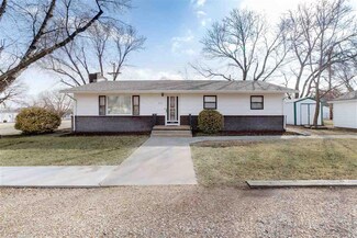 219 N 7th St, Conway Springs, KS 67031