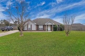 212 Spring Dr, Wetumpka, AL 36092