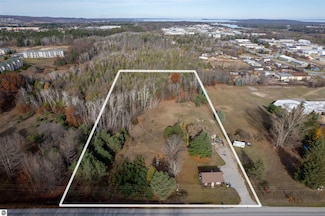 2624 Hartman Rd, Traverse City, MI 49685