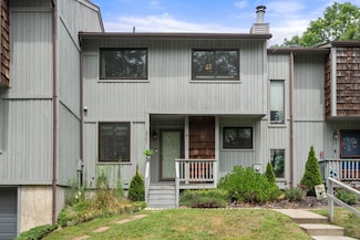 24 Meadowbrook Ln, Palmer, MA 01069