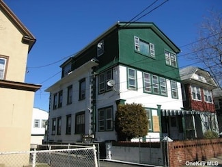 24 Stanley St Unit 2nd floor, Inwood, NY 11096