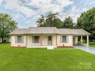 2040 Stratford Dr, Conover, NC 28613