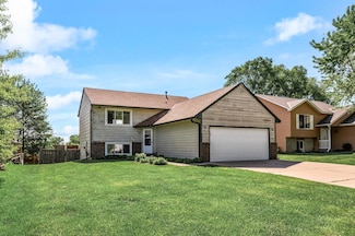 3729 Hamlet Ave N, Saint Paul, MN 55128