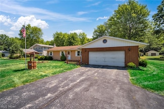 667 S Lake St, South Amherst, OH 44001