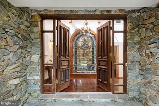 4700 Brookside Dr, Alexandria, VA 22312