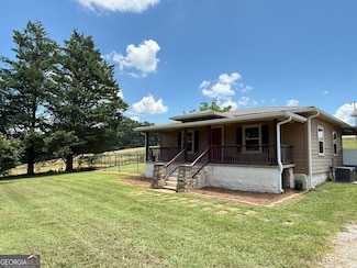 1092 May White Rd, Cleveland, GA 30528