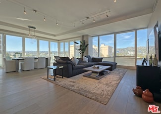 9000 W 3rd St Unit 801, Los Angeles, CA 90048