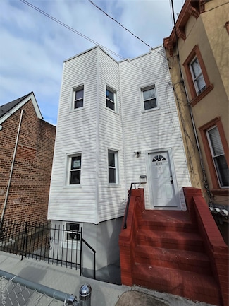 159 Montauk Ave Unit 1, Brooklyn, NY 11208