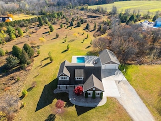 4923 Pierce Dr, Manitowoc, WI 54220