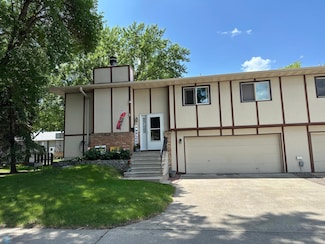 2323 4th Ave S, Moorhead, MN 56560