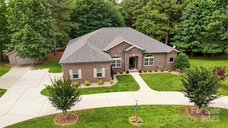 106 Pier Point Dr, Stony Point, NC 28678