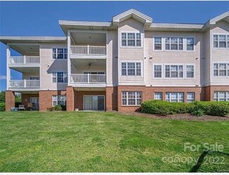 9045 Meadow Vista Rd, Charlotte, NC 28213