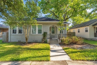 737 E 36th St, Savannah, GA 31401