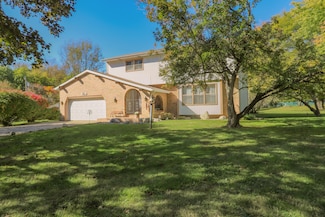 906 N Honeysuckle Ln, La Porte, IN 46350