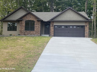 233 Albemarle Cir, Crossville, TN 38558