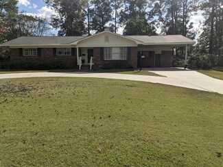 814 8th St W, Tifton, GA 31794