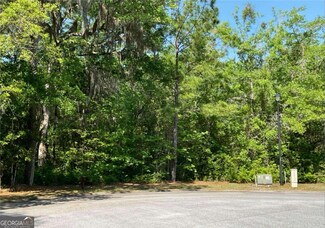 26 Creekside Dr, Waverly, GA 31565