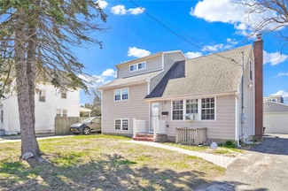 160 3rd Ave, Bay Shore, NY 11706
