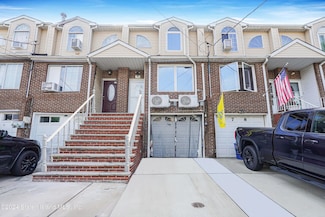 76 N Railroad Ave, Staten Island, NY 10304
