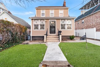 102-05 217th St, Queens Village, NY 11429