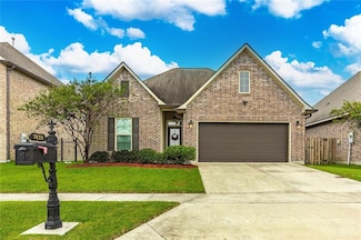 7413 Silverado Dr, Marrero, LA 70072