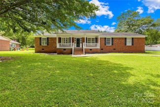 815 Lakeside Cir, Lancaster, SC 29720