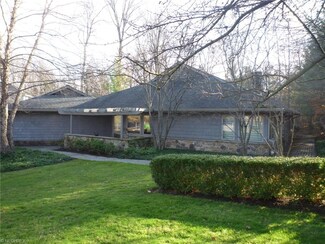 882 Hardwood Ct, Gates Mills, OH 44040