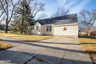 1101 1st St NW, Watertown, SD 57201