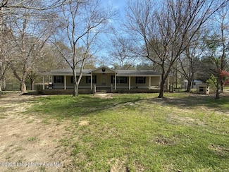 407 Thompson Rd, Notasulga, AL 36866