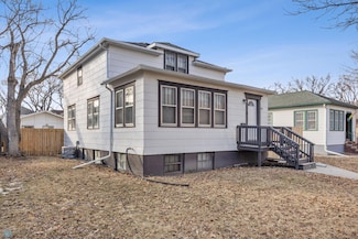722 7th St N, Fargo, ND 58102