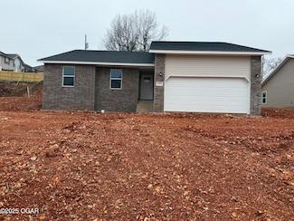 1202 Justin's Trail Rd, Neosho, MO 64850