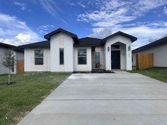 123 Faith Dr, Laredo, TX 78045